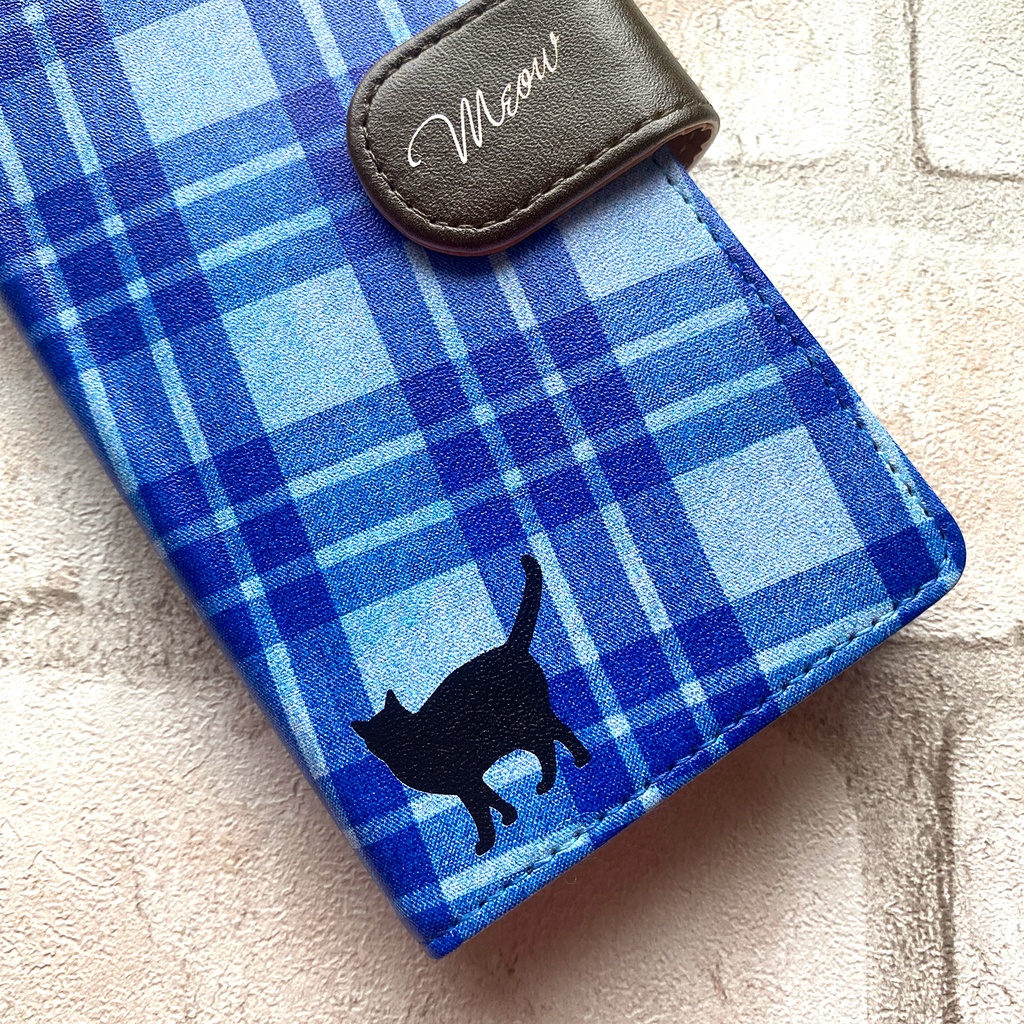 猫とチェックの手帳型スマホケース(青×ブラウン) 全機種対応 手帳型 スマホケース iphone15 iphone16e 猫 黒猫 iPhone17 Air iphone14