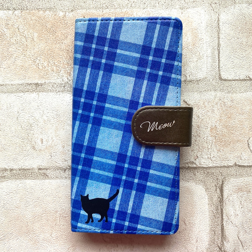 猫とチェックの手帳型スマホケース(青×ブラウン) 全機種対応 手帳型 スマホケース iphone15 iphone16e 猫 黒猫 iPhone17 Air iphone14