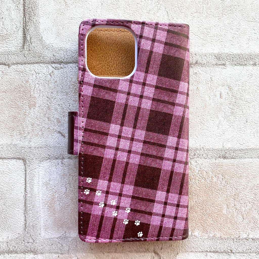 猫とチェックの手帳型スマホケース(ストロベリーチョコ) 全機種対応 手帳型 スマホケース iphone15 iphone16e 猫 黒猫 iPhone17 Air iphone14