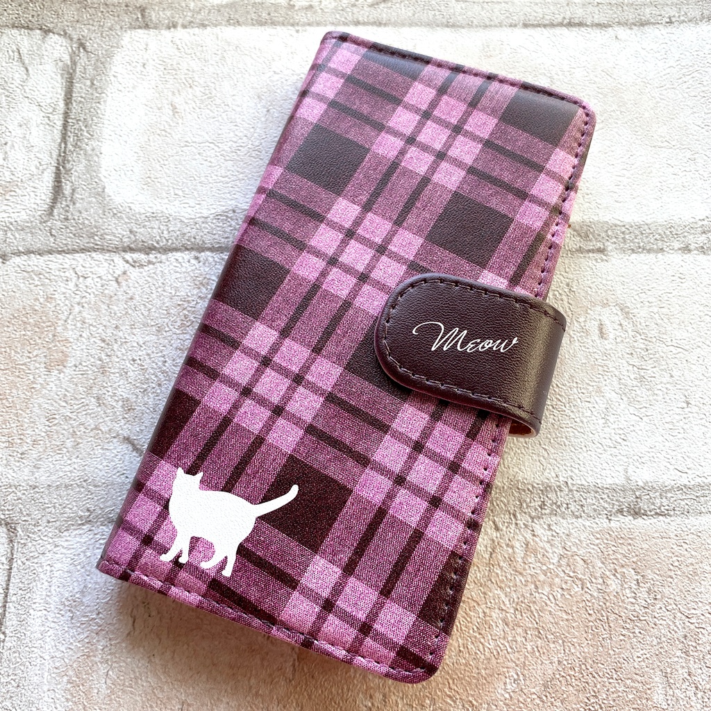 猫とチェックの手帳型スマホケース(ストロベリーチョコ) 全機種対応 手帳型 スマホケース iphone15 iphone16e 猫 黒猫 iPhone17 Air iphone14