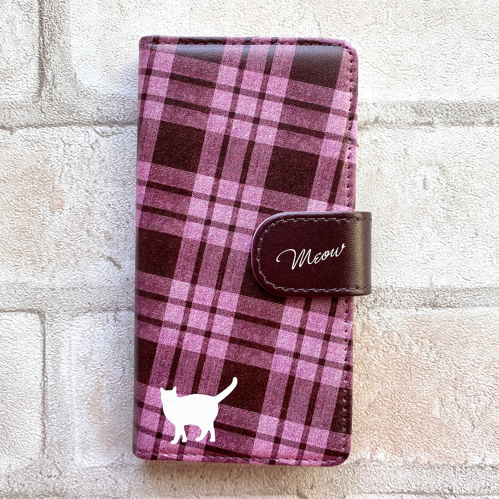 猫とチェックの手帳型スマホケース(ストロベリーチョコ) 全機種対応 手帳型 スマホケース iphone15 iphone16e 猫 黒猫 iPhone17 Air iphone14