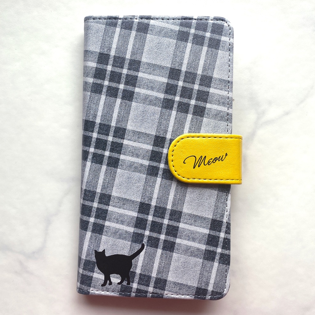 猫とチェックの手帳型スマホケース(グレー×イエロー) 全機種対応 手帳型 スマホケース iphone15 iphone16e 猫 黒猫 iPhone17 Air iphone14