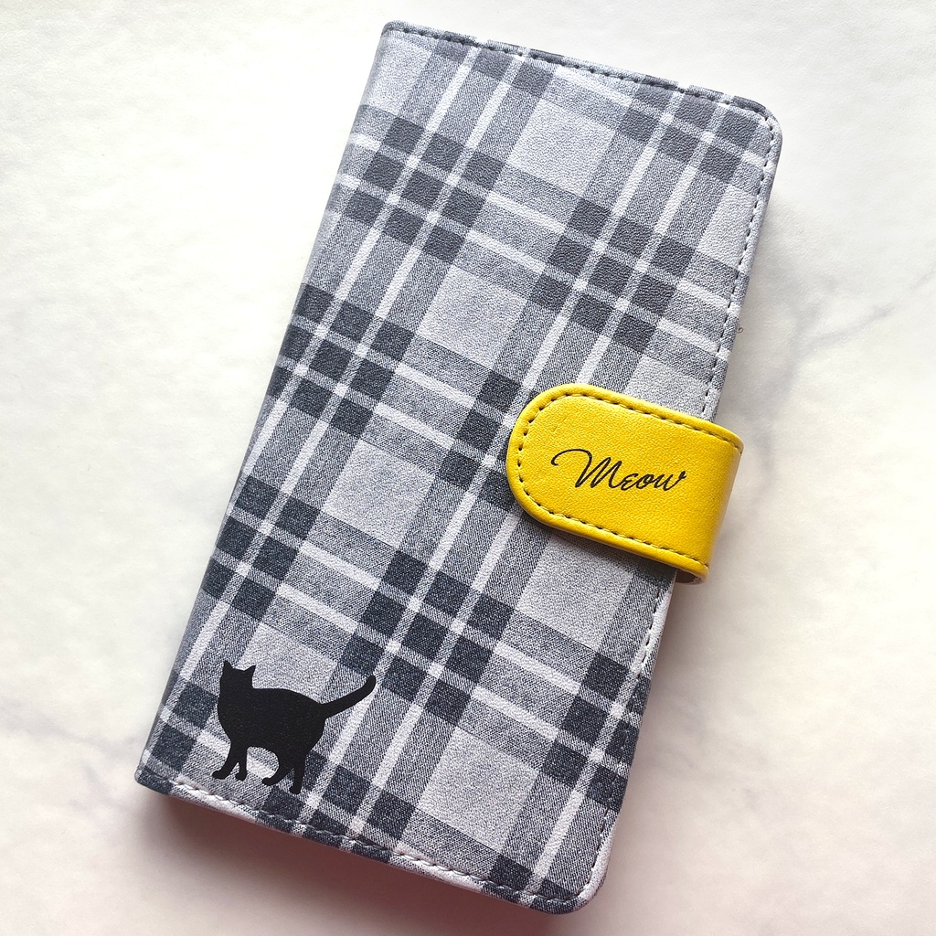 猫とチェックの手帳型スマホケース(グレー×イエロー) 全機種対応 手帳型 スマホケース iphone15 iphone16e 猫 黒猫 iPhone17 Air iphone14