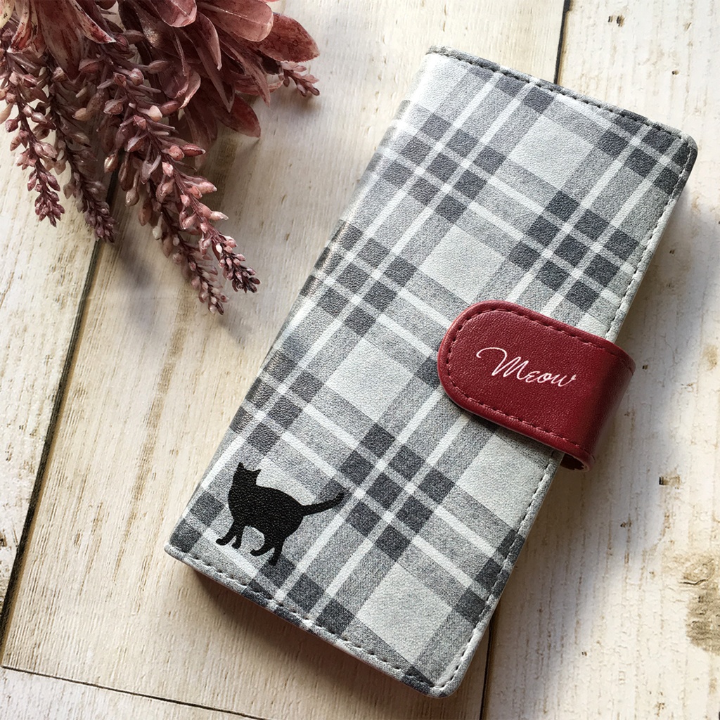猫とチェックの手帳型スマホケース(グレー×ボルドー) 全機種対応 手帳型 スマホケース iphone15 iphone16e iphone14 iPhone17 Air 他 猫 黒猫