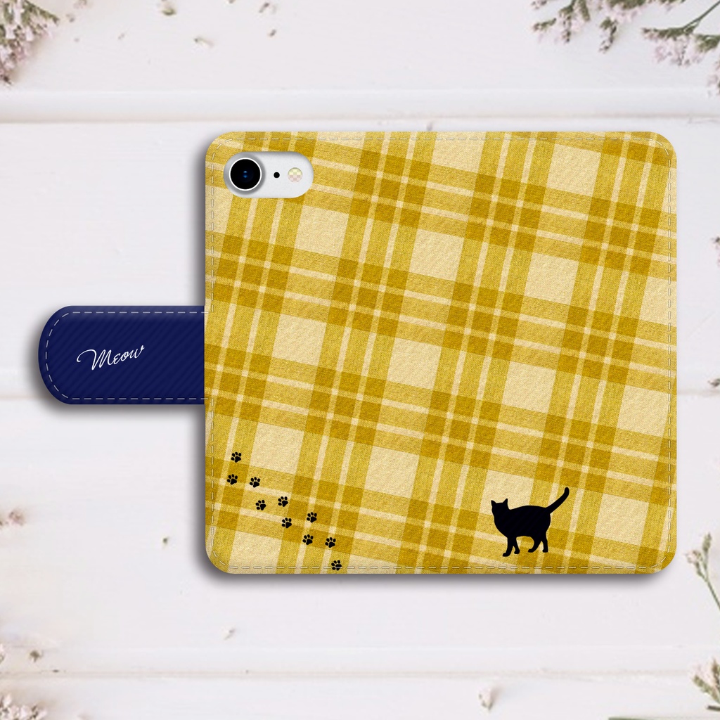 猫とチェックの手帳型スマホケース(マスタード×ネイビー) 全機種対応 手帳型 スマホケース iphone16e iphone15 iPhone17 Air 猫 黒猫