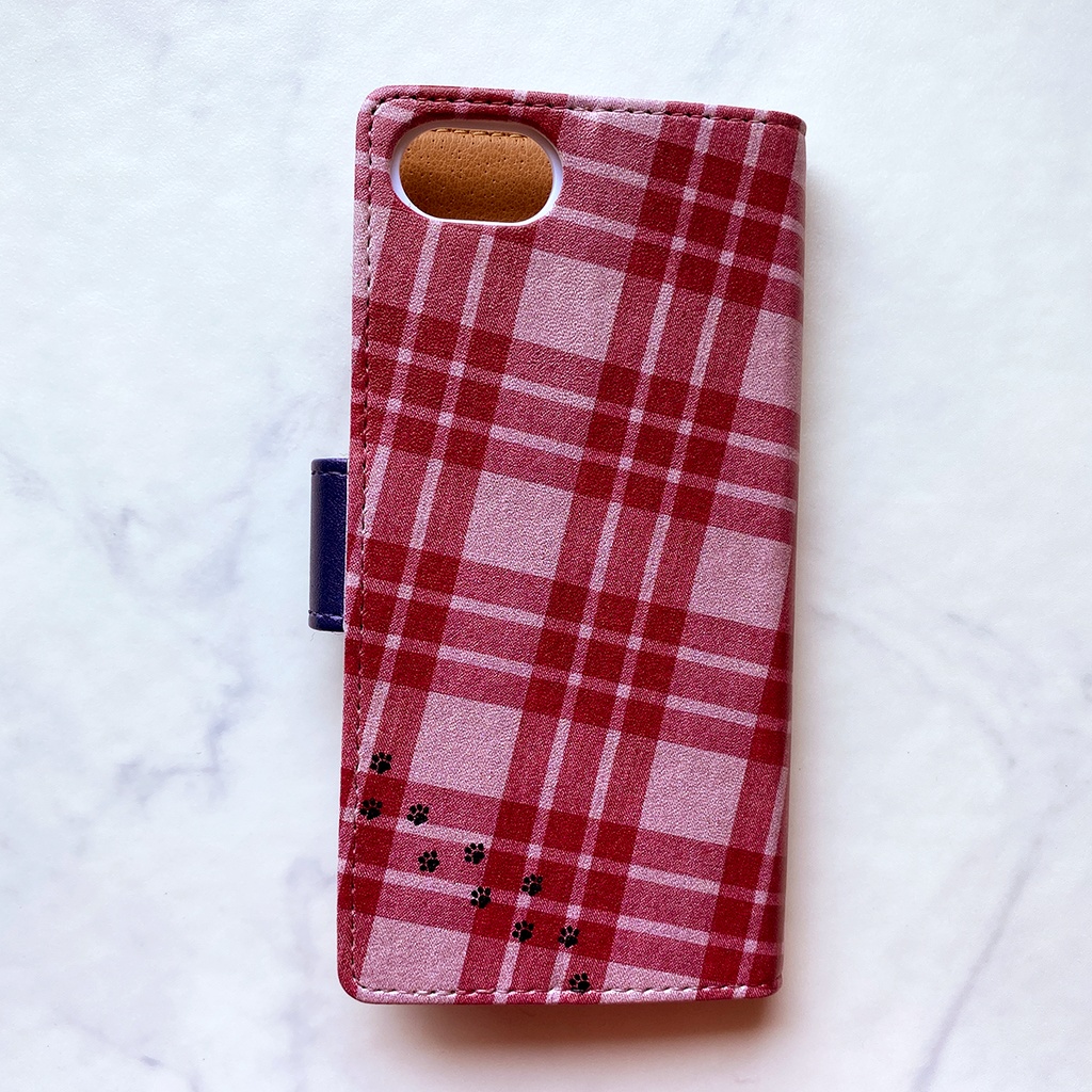 猫とチェックの手帳型スマホケース(ラズベリーピンク) 全機種対応 手帳型 スマホケース iphone16e iphone15 iPhone17 Air 猫 黒猫