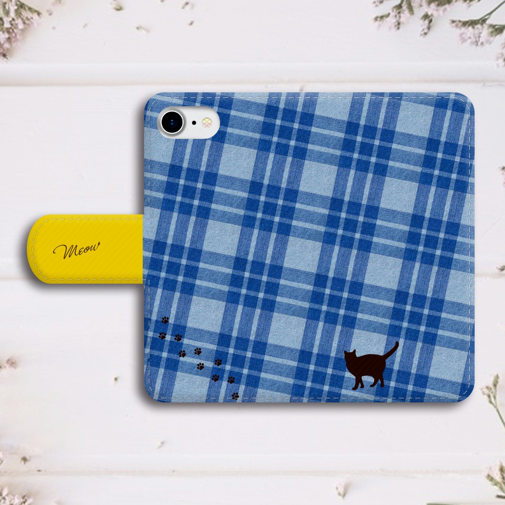 猫とチェックの手帳型スマホケース(青×イエロー) 全機種対応 手帳型 スマホケース iphone16e iphone15 iPhone17 Air 猫 黒猫