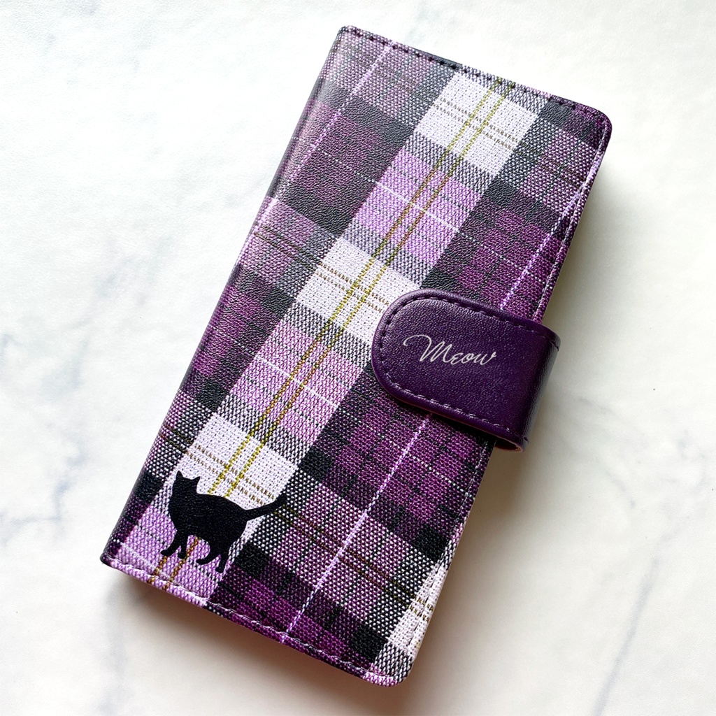 猫とチェックの手帳型スマホケース(バイオレット) 全機種対応 手帳型 スマホケース iphone16e iphone15 猫 黒猫