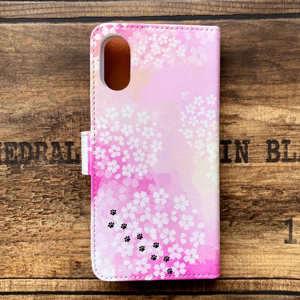 猫と桜の手帳型スマホケース(薄紅) 全機種対応 手帳型 スマホケース iphone15 iphone16e 猫 黒猫 桜 花 春 iphone14