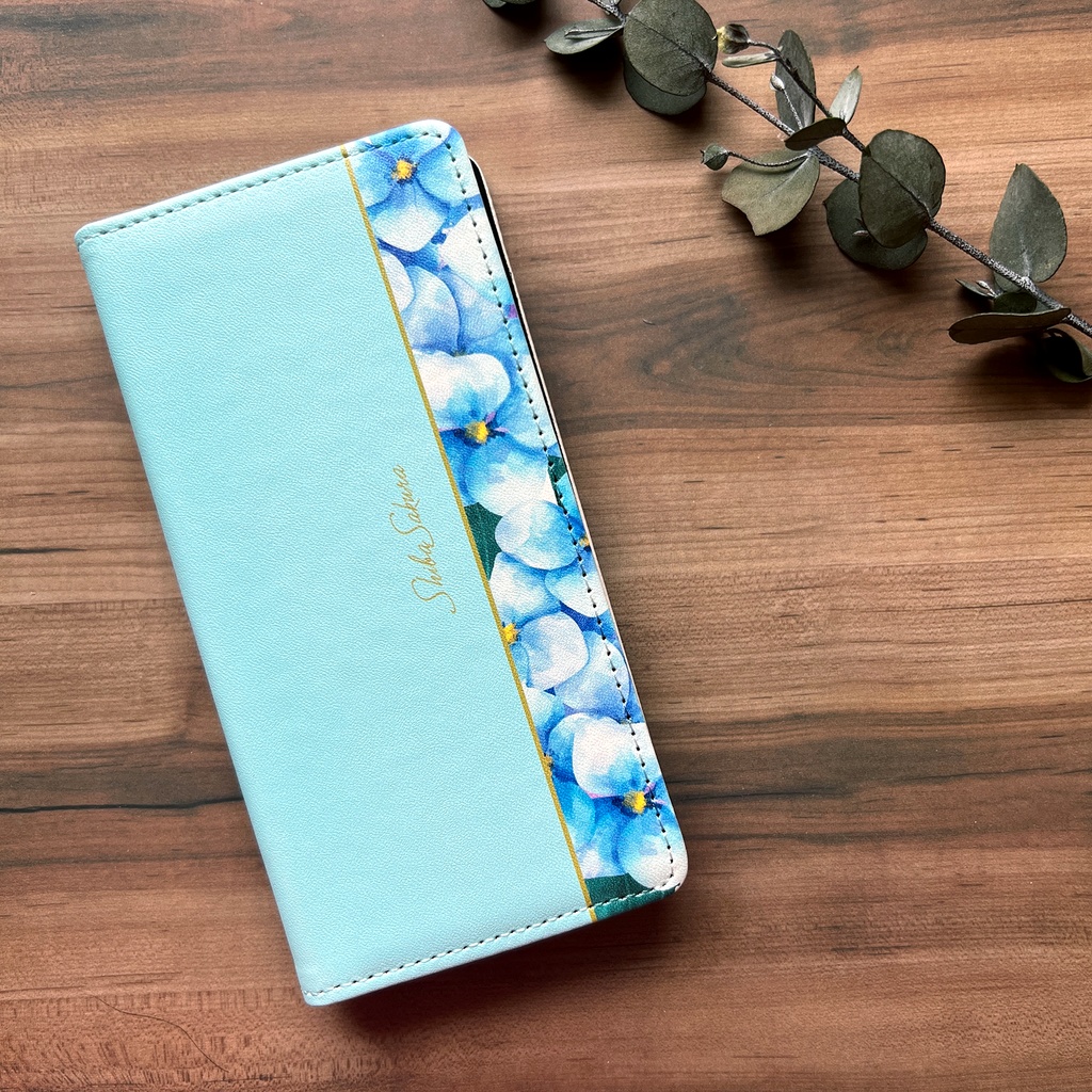 梅雨の紫陽花の手帳型スマホケース(ライトブルー) 花 スマホケース iPhone17 Air iphone16e iphone14 iphone15 全機種対応