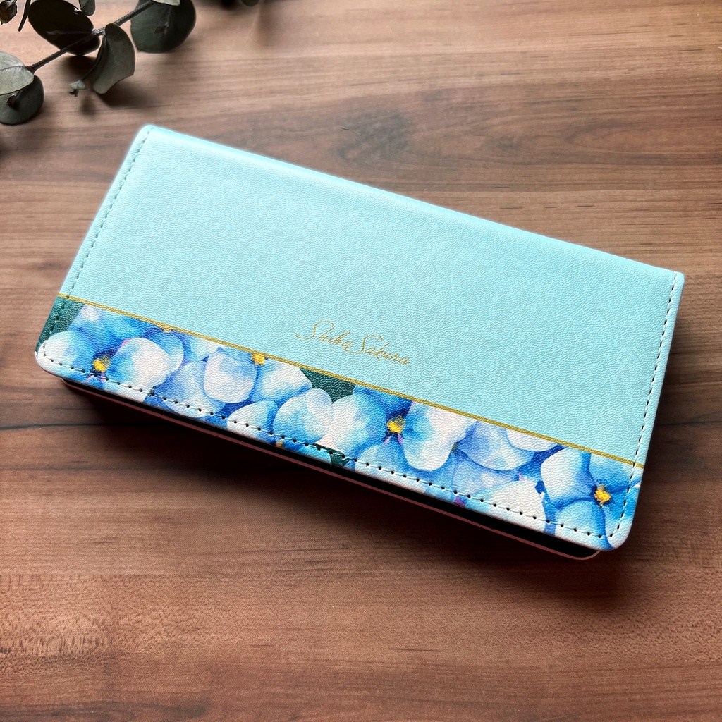 梅雨の紫陽花の手帳型スマホケース(ライトブルー) 花 スマホケース iphone16 iphone14 iphone15 全機種対応