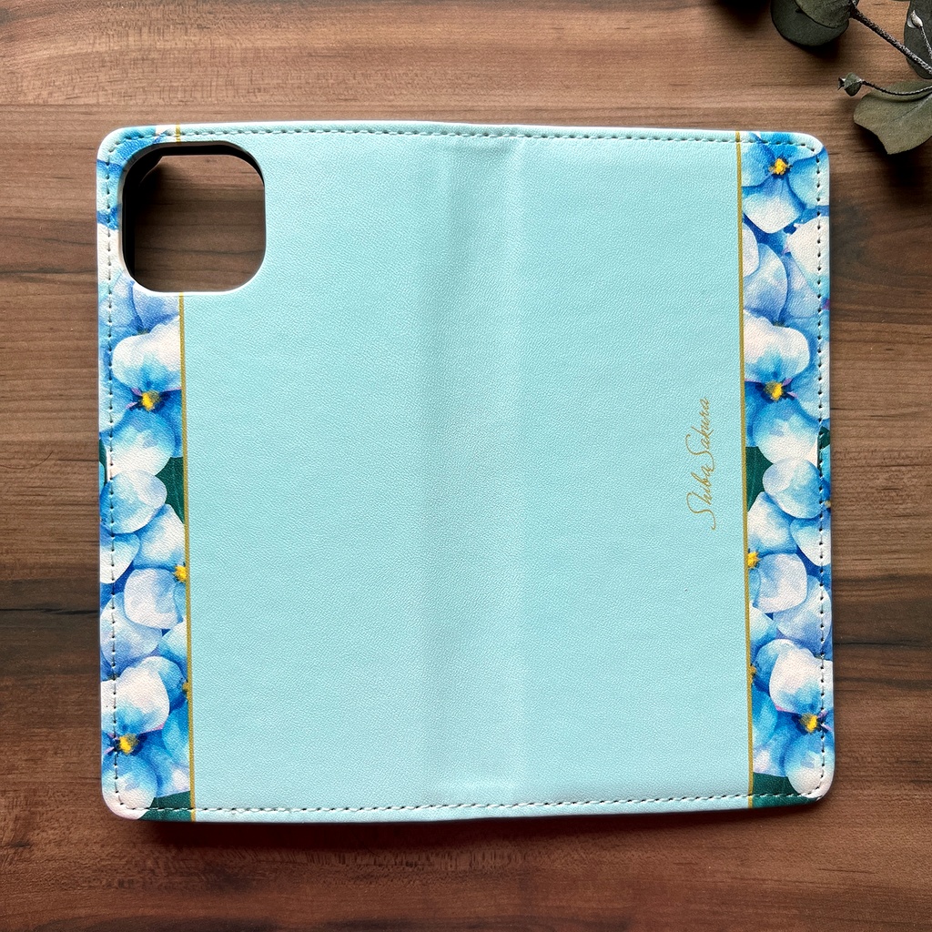 梅雨の紫陽花の手帳型スマホケース(ライトブルー) 花 スマホケース iPhone17 Air iphone16e iphone14 iphone15 全機種対応