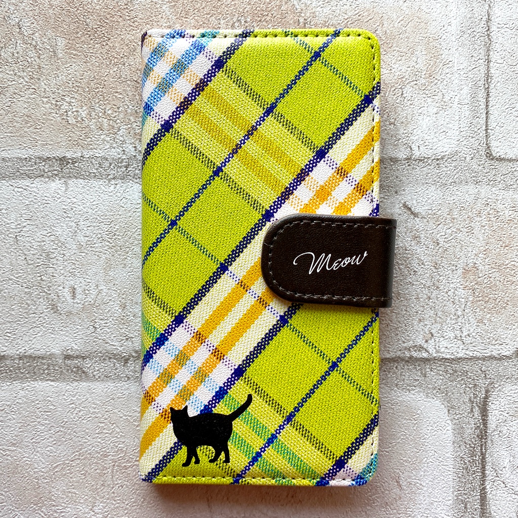 猫とカラフルチェックの手帳型スマホケース 全機種対応 手帳型 スマホケース iPhone17 Air iphone15 iphone16e iphone14 猫 黒猫