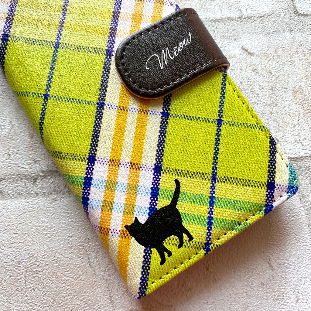 猫とカラフルチェックの手帳型スマホケース 全機種対応 手帳型 スマホケース iPhone17 Air iphone15 iphone16e iphone14 猫 黒猫