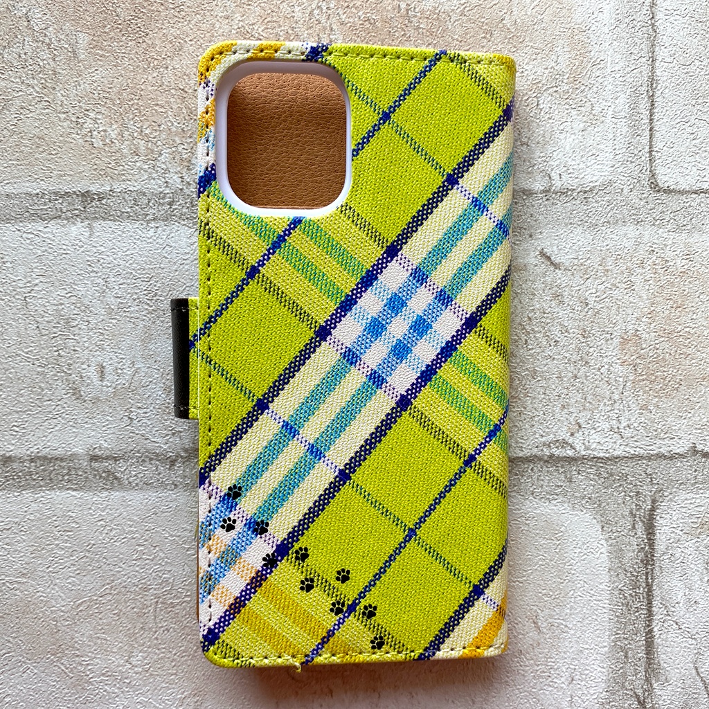 猫とカラフルチェックの手帳型スマホケース 全機種対応 手帳型 スマホケース iPhone17 Air iphone15 iphone16e iphone14 猫 黒猫