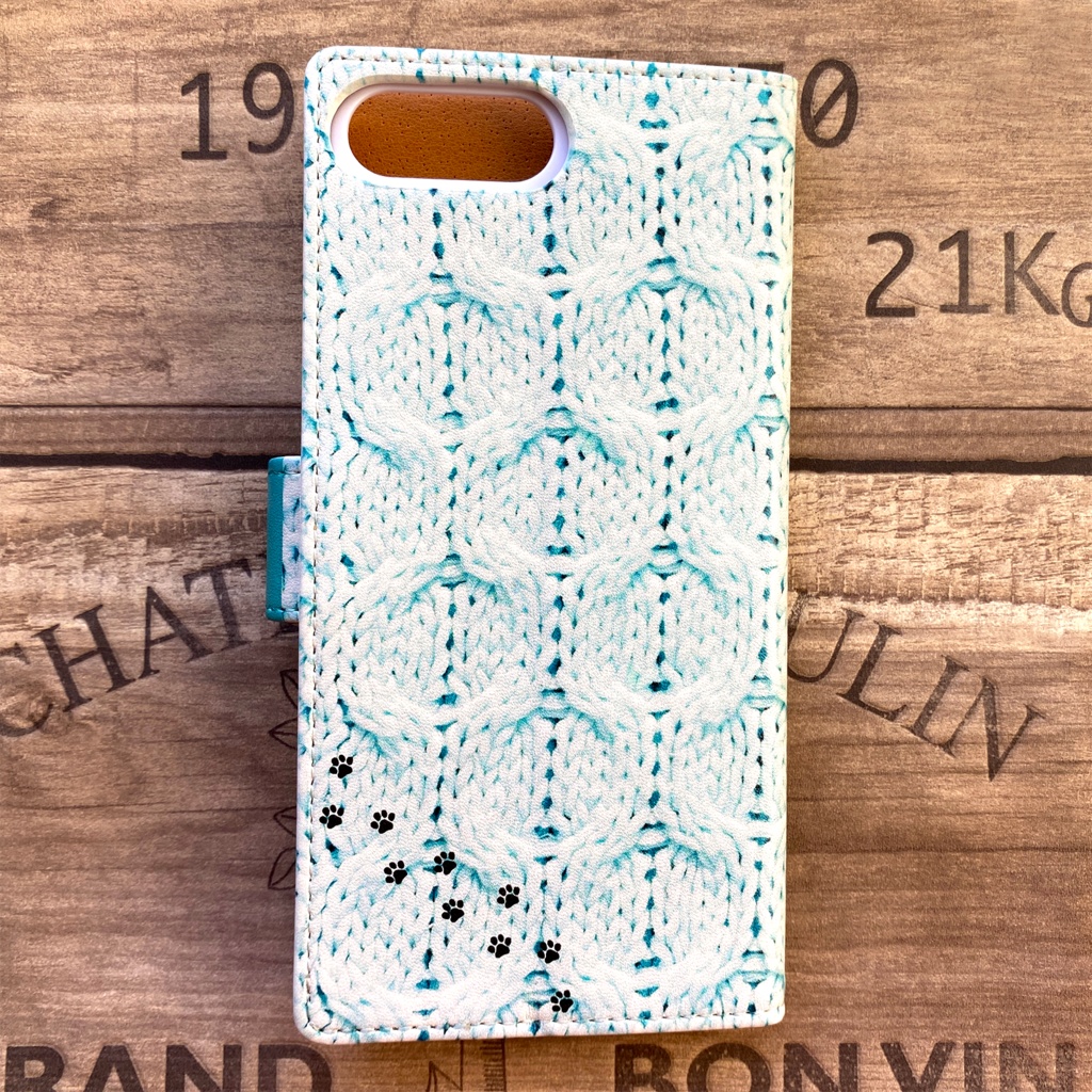にゃんこニットの手帳型スマホケース(アイスブルー) 全機種対応 手帳型 スマホケース iphone15 iphone16e 猫 黒猫 iphone14