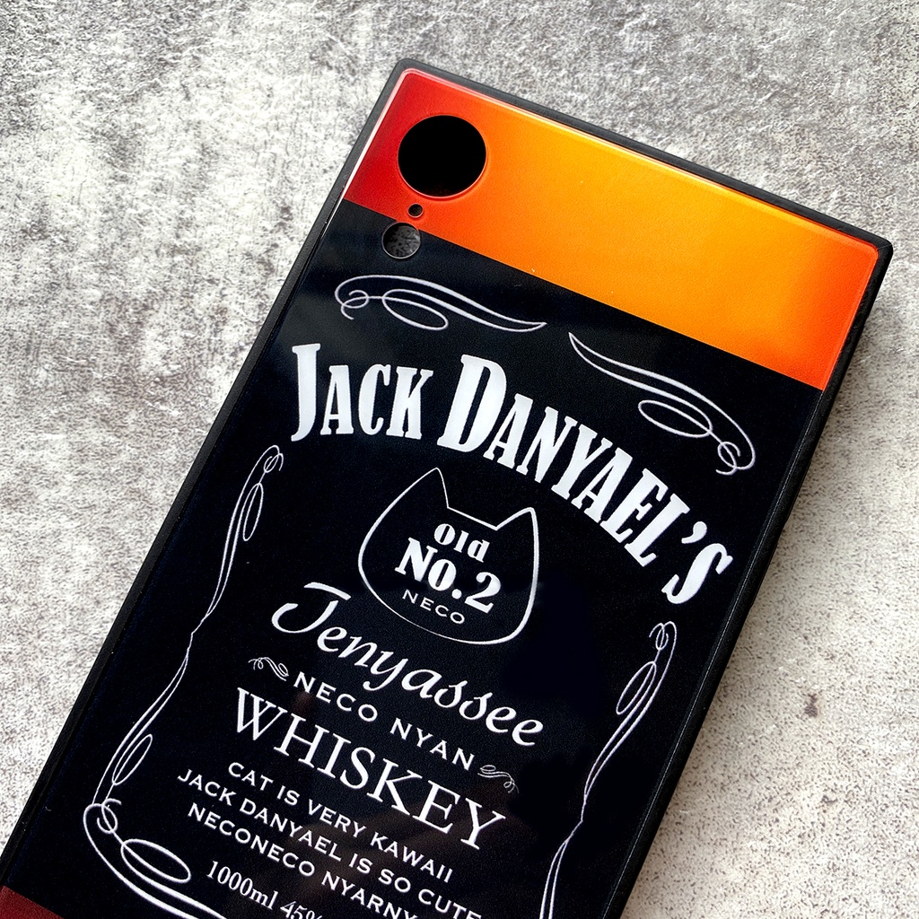 ウイスキーにゃんこのガラススマホケース(ジャックダニャエル) メンズ 猫 iphone15 iphone14 iphone16e SE3 XR 他