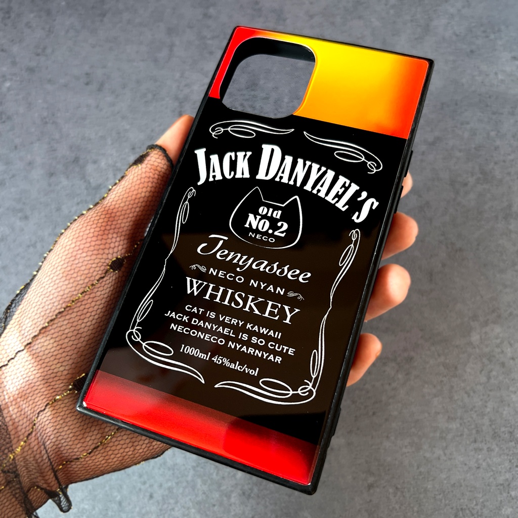 ウイスキーにゃんこのガラススマホケース(ジャックダニャエル) メンズ 猫 iphone15 iphone17 iphone16e SE3 XR 他