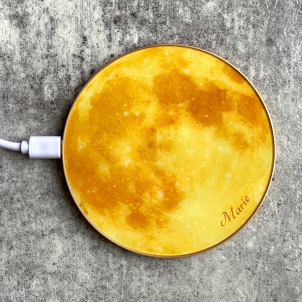 金のお月様のQiワイヤレス充電器