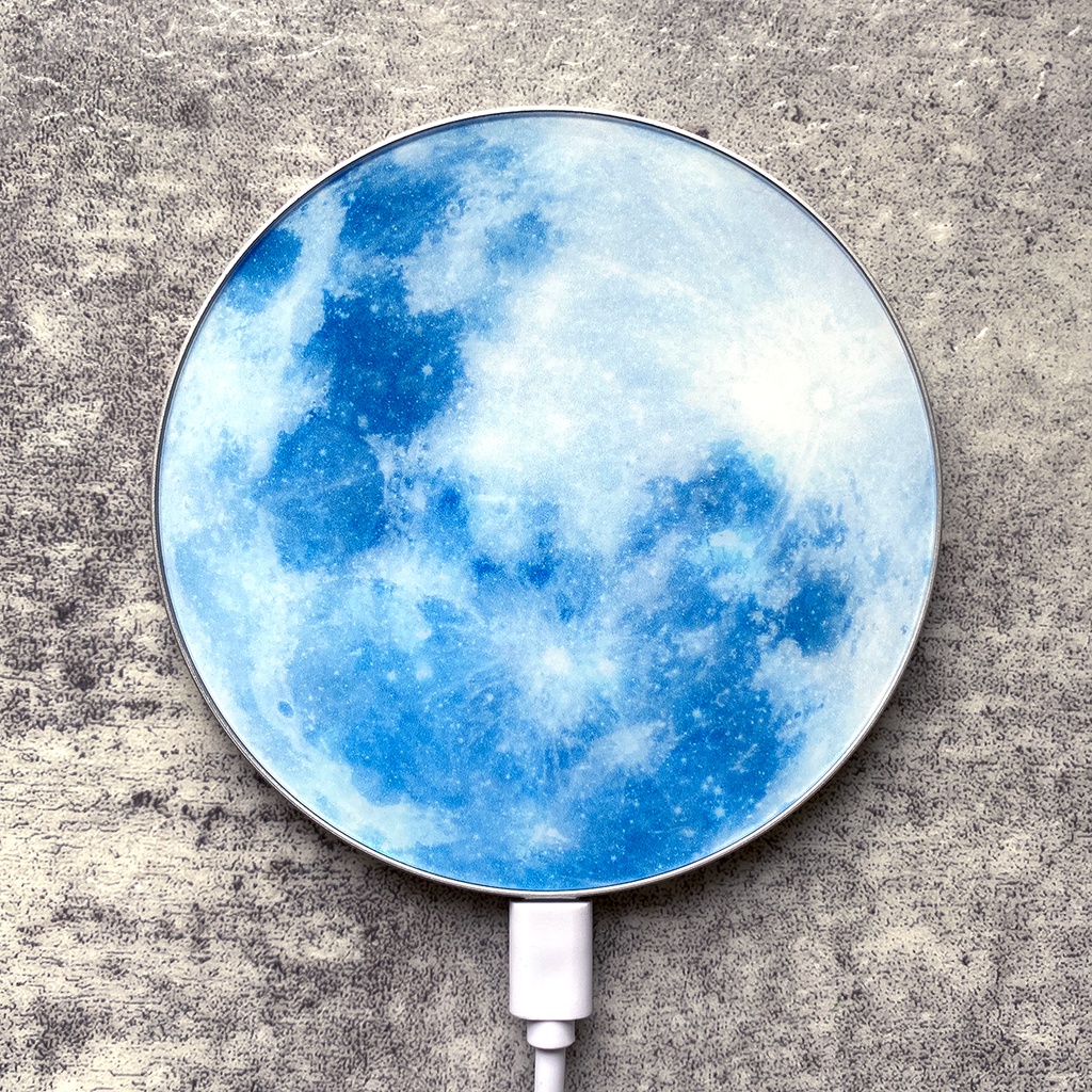 銀のお月様のQiワイヤレス充電器