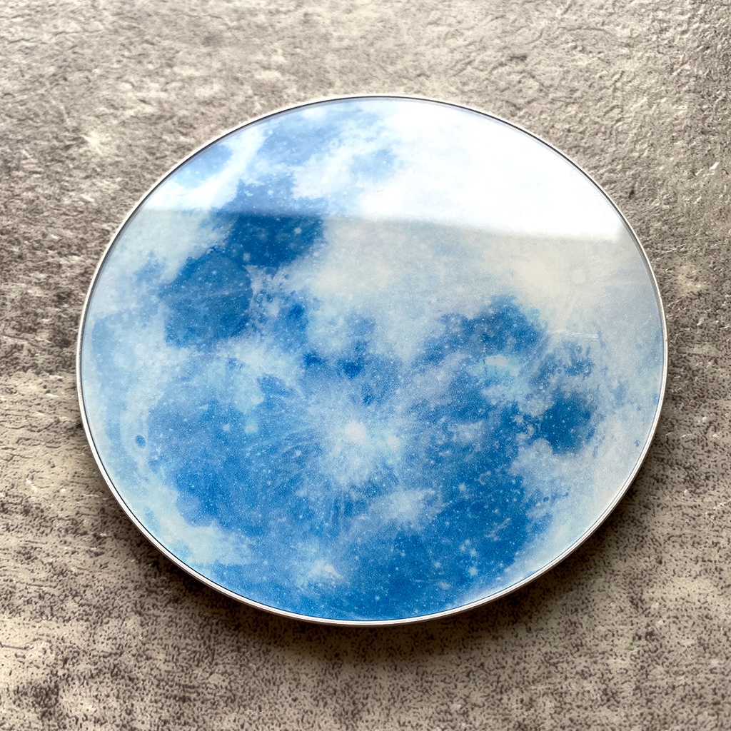 銀のお月様のQiワイヤレス充電器