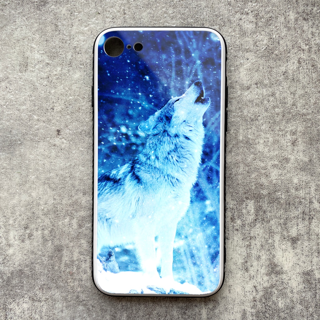 雪原のオオカミのiphoneケース（強化ガラス）スマホケース iphone12 iphone13 雪 冬 宇宙 狼 オオカミ iphone14 iphone15