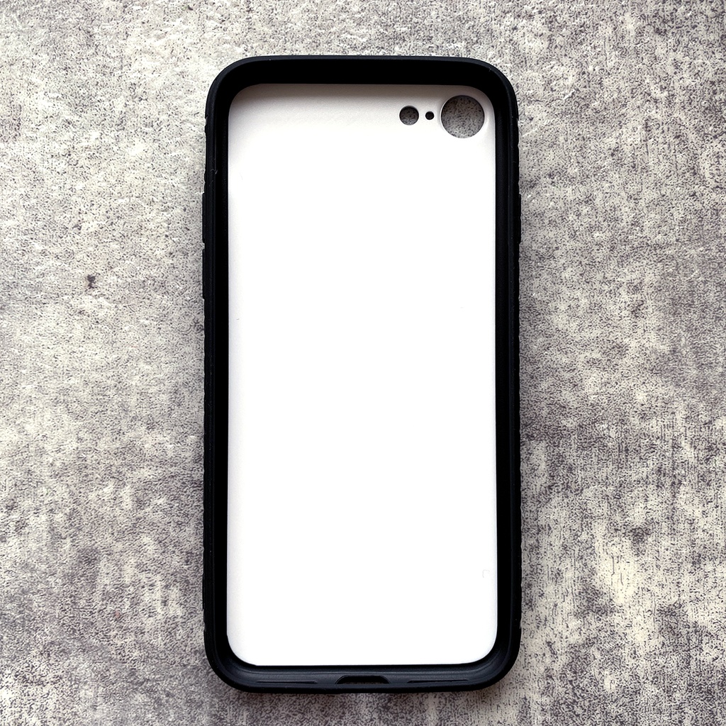 雪原のオオカミのiphoneケース(強化ガラス)スマホケース iPhone17 Air iphone13 iphone16e 雪 冬 宇宙 狼 オオカミ iphone14 iphone15