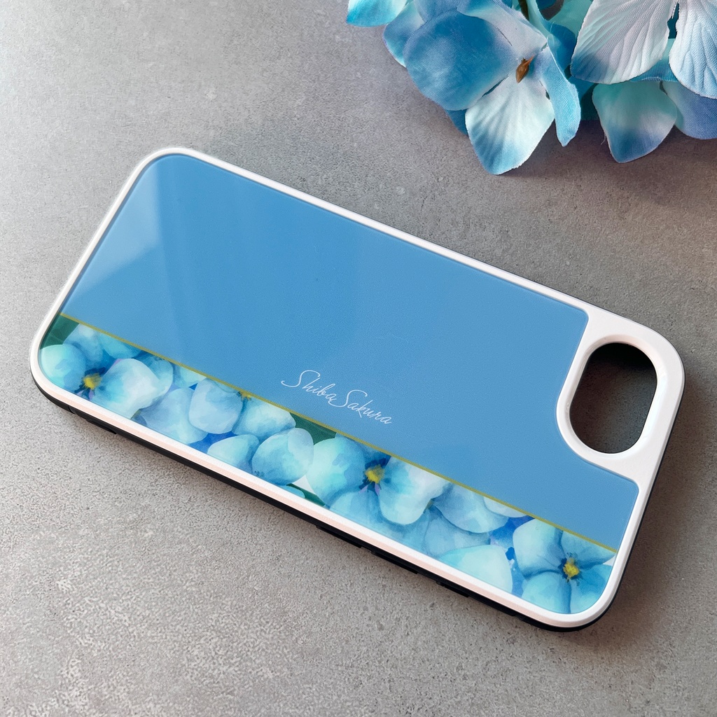 梅雨の紫陽花のスマホケース（薄青）  強化ガラス iphone15 iphone16 iPhone17 Air iphone13 iphone14 アジサイ スマホケース 梅雨