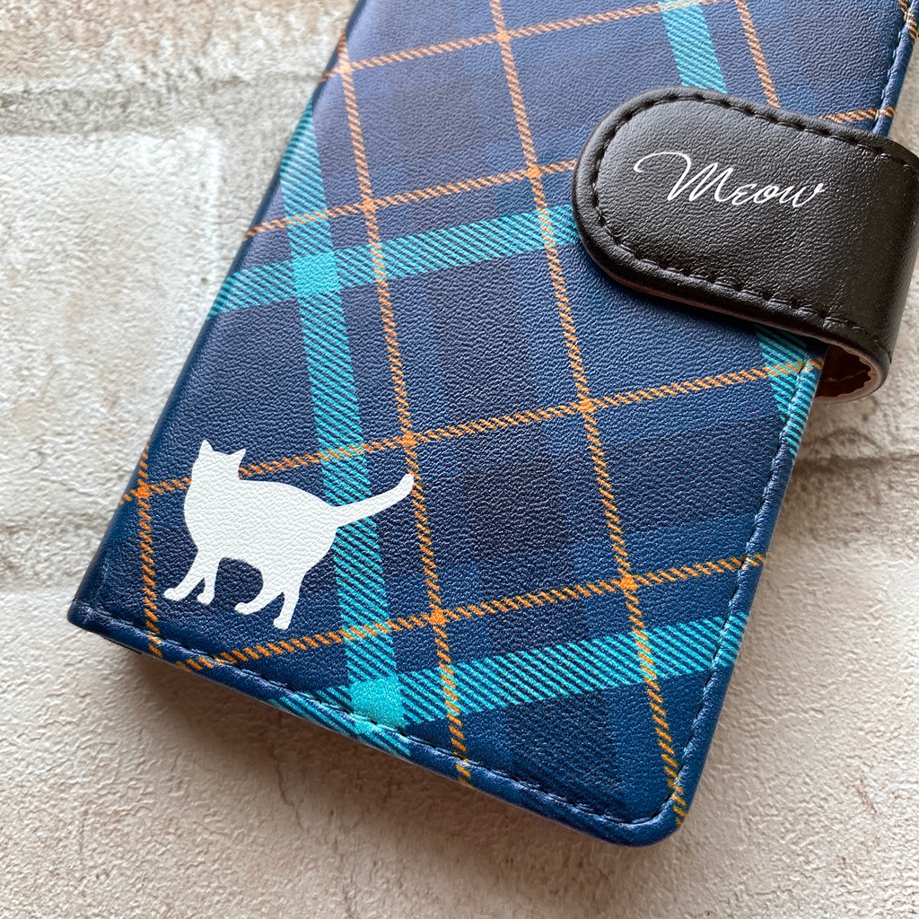 猫とチェックの手帳型スマホケース(ブルーオレンジ) 全機種対応 猫 黒猫 チェック 手帳型 スマホケース iphone15 iphone16e iphone13 メンズ