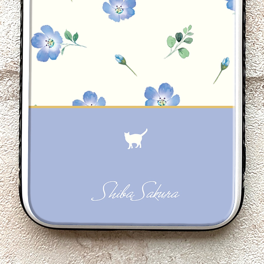 ネモフィラと猫のガラススマホケース(ベビーブルー/強化ガラス) 猫 動物 ネモフィラ 花 iphone16 スマホケース iphone15 iphone13 SE 第3世代 iPhone17 Air iphone14