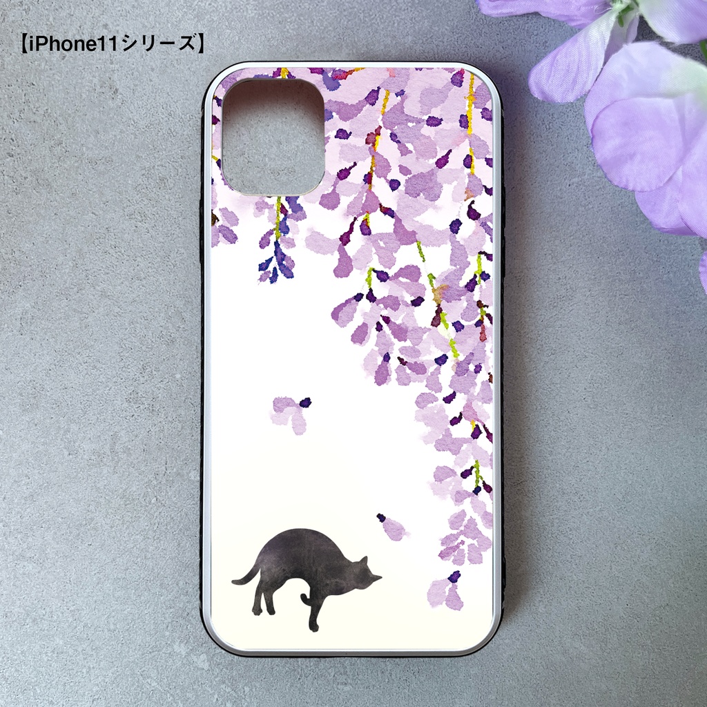 黒猫と藤のガラススマホケース(藤紫/強化ガラス) 藤の花 藤 黒猫 猫 iPhone17e Air iphone16 iphone15 iphone13 SE3 第3世代 iphone14