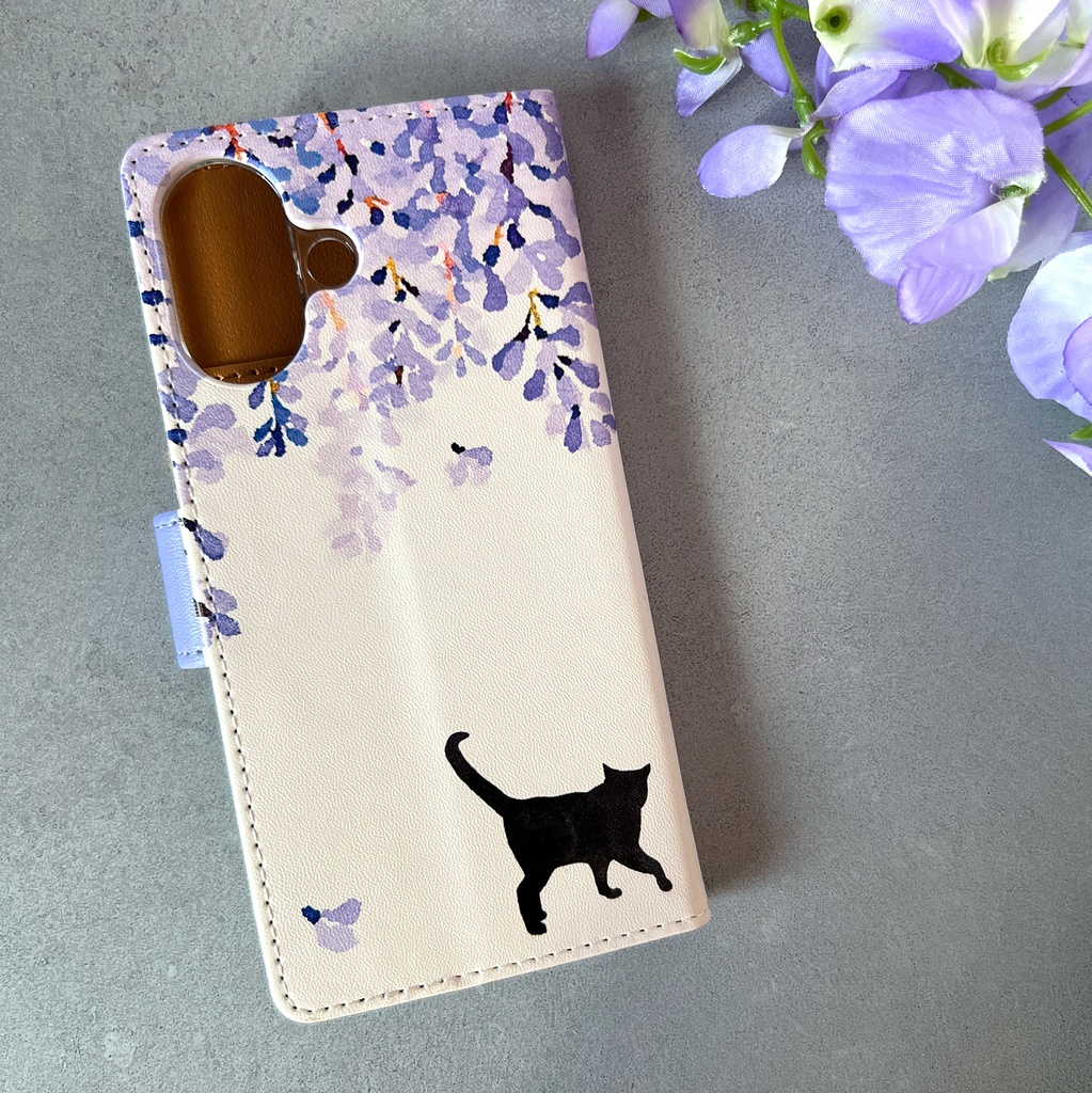 黒猫と藤の手帳型スマホケース (ベルトあり) 藤の花 藤 黒猫 猫 iPhone17e Air iphone14 iphone16e iphone15 iphone13 全機種対応 手帳型 SE3 第3世代
