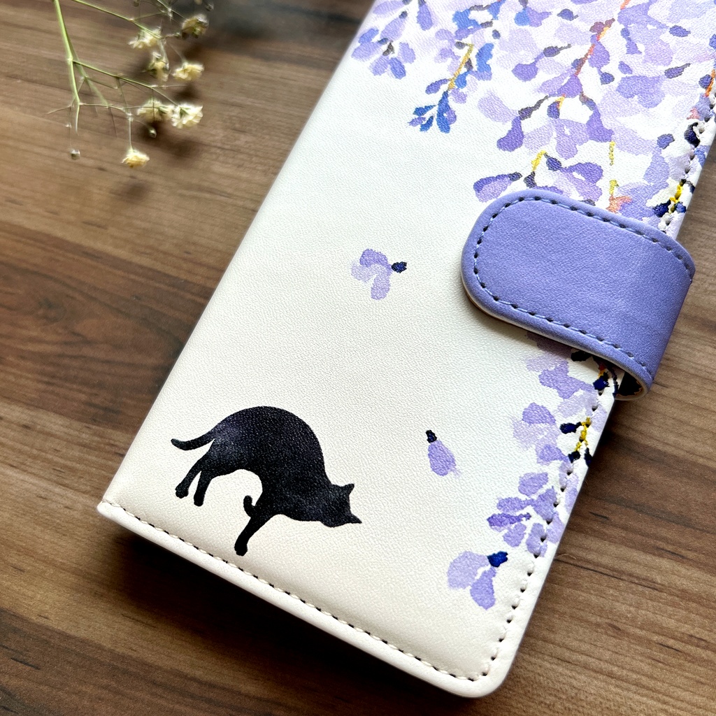 黒猫と藤の手帳型スマホケース (ベルトあり) 藤の花 藤 黒猫 猫 iPhone17 Air iphone14 iphone16e iphone15 iphone13 全機種対応 手帳型 SE3 第3世代