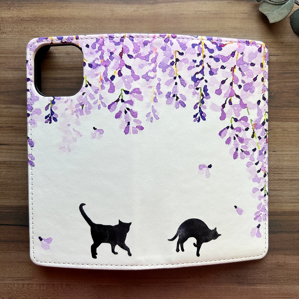 黒猫と藤の手帳型スマホケース (藤紫/ベルトなし) iPhone17 Air 藤の花 藤 黒猫 猫 iphone15 iphone14 iphone16e 全機種対応 手帳型 SE3 第3世代