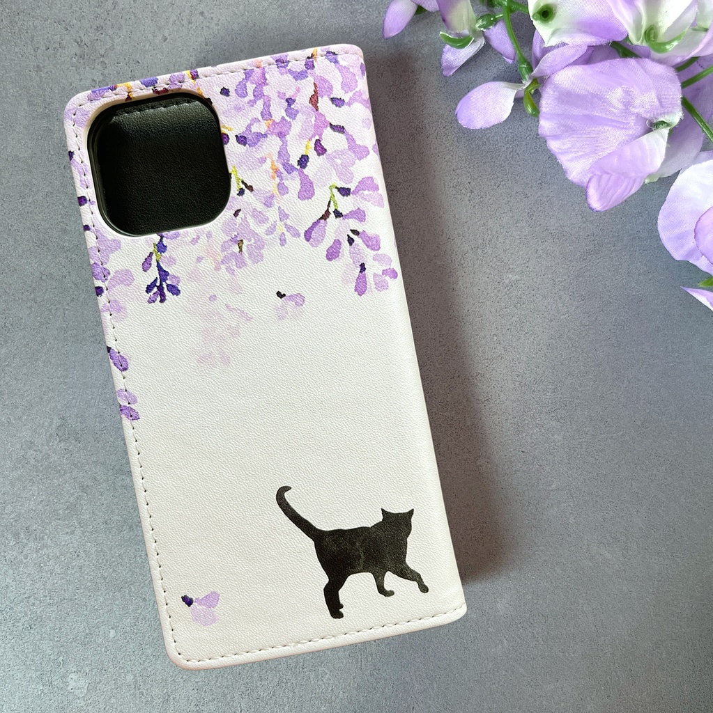 黒猫と藤の手帳型スマホケース (藤紫/ベルトなし) iPhone17 Air 藤の花 藤 黒猫 猫 iphone15 iphone14 iphone16e 全機種対応 手帳型 SE3 第3世代