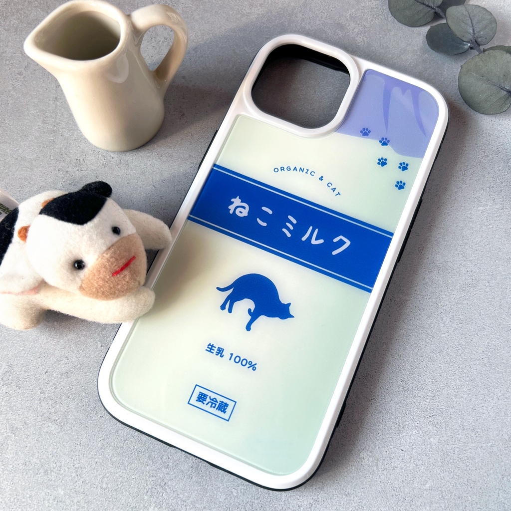 ねこミルクのガラススマホケース(くつろぎ青猫/強化ガラス) 猫 動物 黒猫 iPhone17e Air iphone13 メンズ スマホケース iphone15 iphone16 iphone14 SE 第3世代