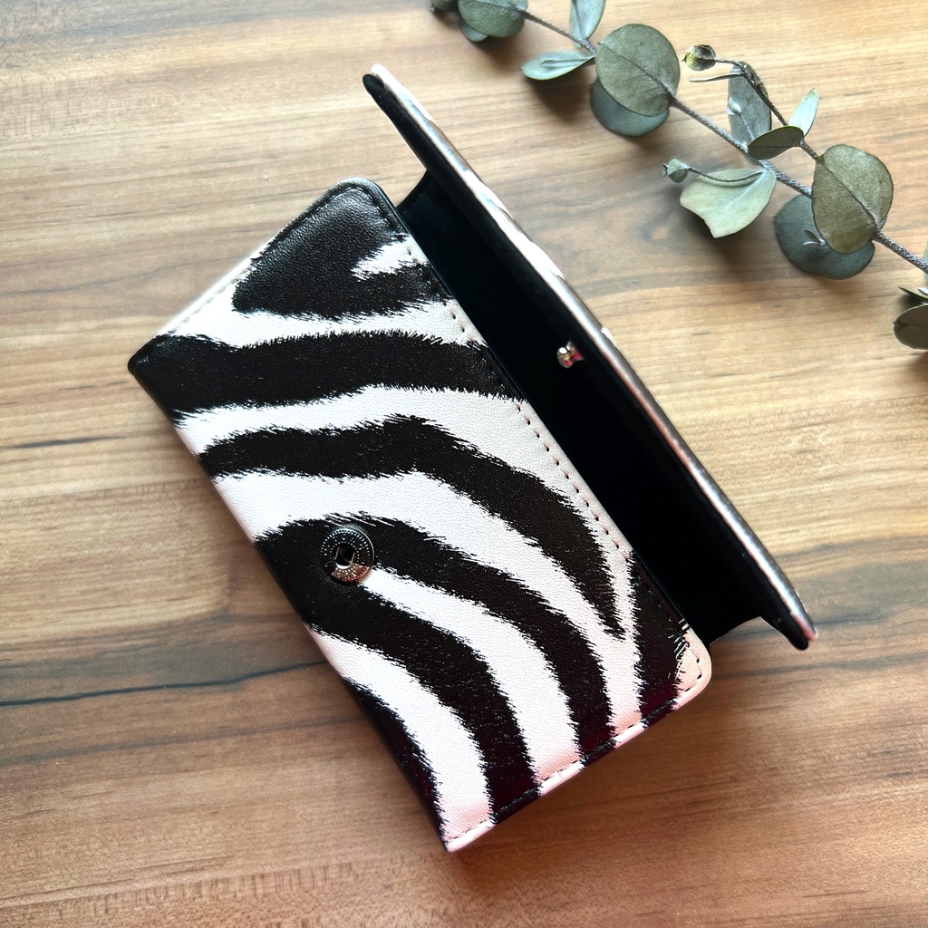 ゼブラ×ブラックのキーケース 動物 アニマル柄 シマウマ ゼブラ キーケース