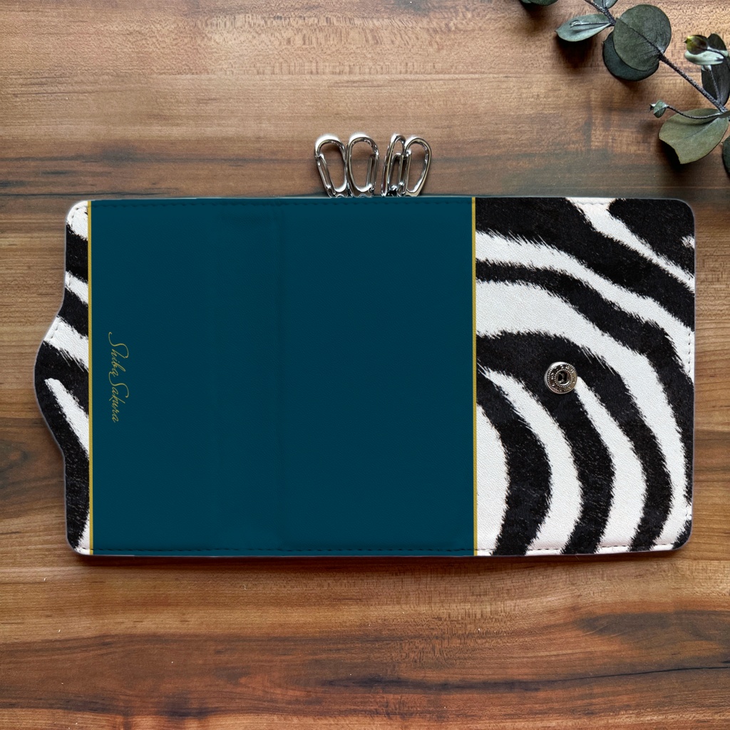 ゼブラ×ネイビーのキーケース 動物 アニマル柄 シマウマ ゼブラ キーケース