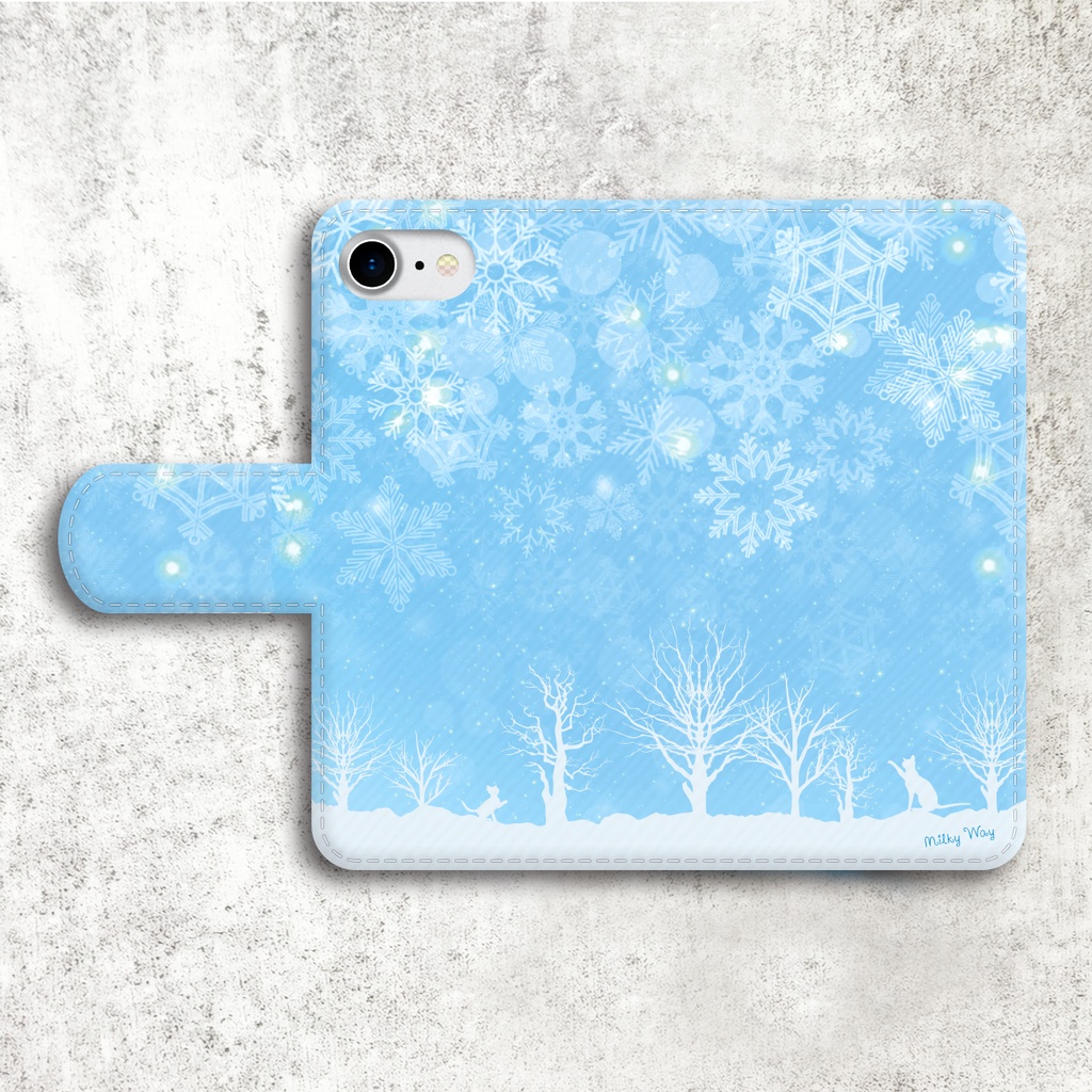 雪遊び猫の手帳型スマホケース(ライトブルー) 猫 全機種対応 スマホケース iphone16e iphone15 iPhone17 Air 他