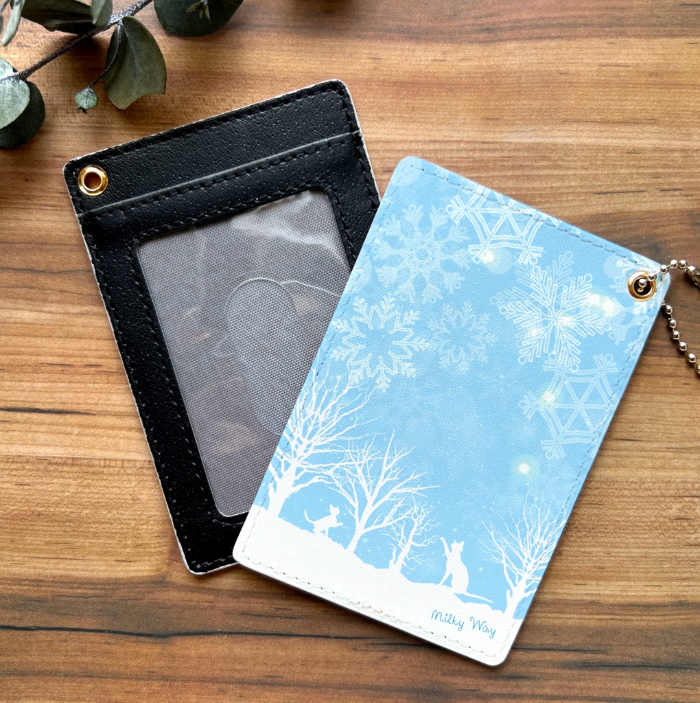 雪遊び猫のパスケース(ライトブルー) 猫 雪 冬 パスケース 定期入れ カードケース