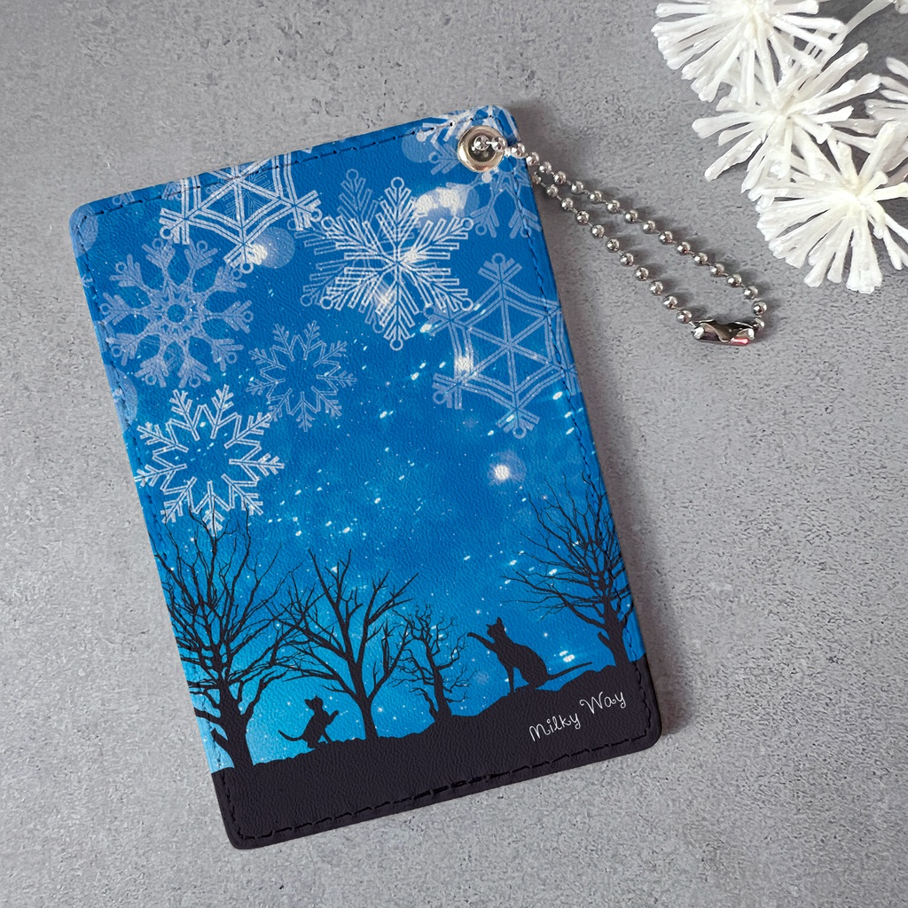 雪遊び猫のパスケース(ブルー) 猫 雪 冬 パスケース 定期入れ カードケース
