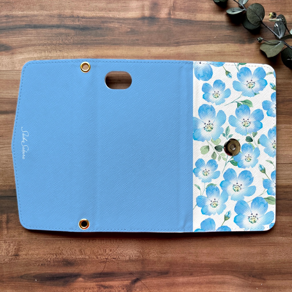 ネモフィラの三つ折り手帳型スマホケース(スカイブルー) 全機種対応 手帳型 スマホケース iphone Android iphone16 iphone15 iPhone16e