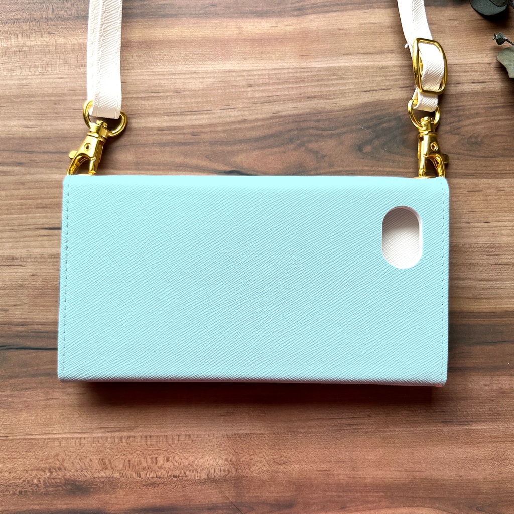 梅雨の紫陽花の三つ折り手帳型スマホケース(ライトブルー) 全機種対応 スマホケース iphone Android 夏 iphone16 iphone15 iPhone16e