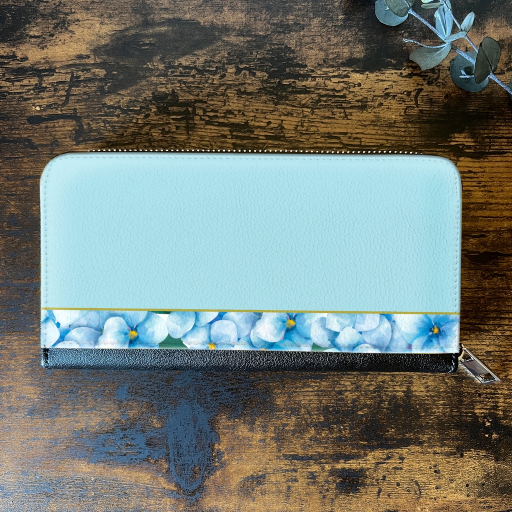 梅雨の紫陽花の長財布(ライトブルー) アジサイ 花 雨 紫陽花 財布