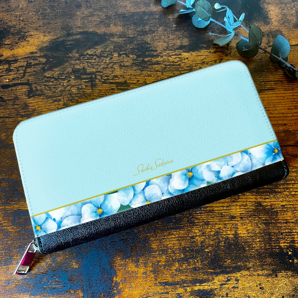 梅雨の紫陽花の長財布（ライトブルー） アジサイ 花 雨 紫陽花 財布
