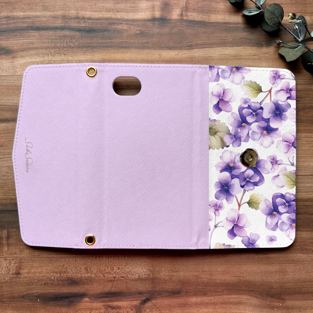 春のスミレの三つ折り手帳型スマホケース(淡紫) 全機種対応 スマホケース iphone Android 花 iPhone16e iPhone16 iPhone15