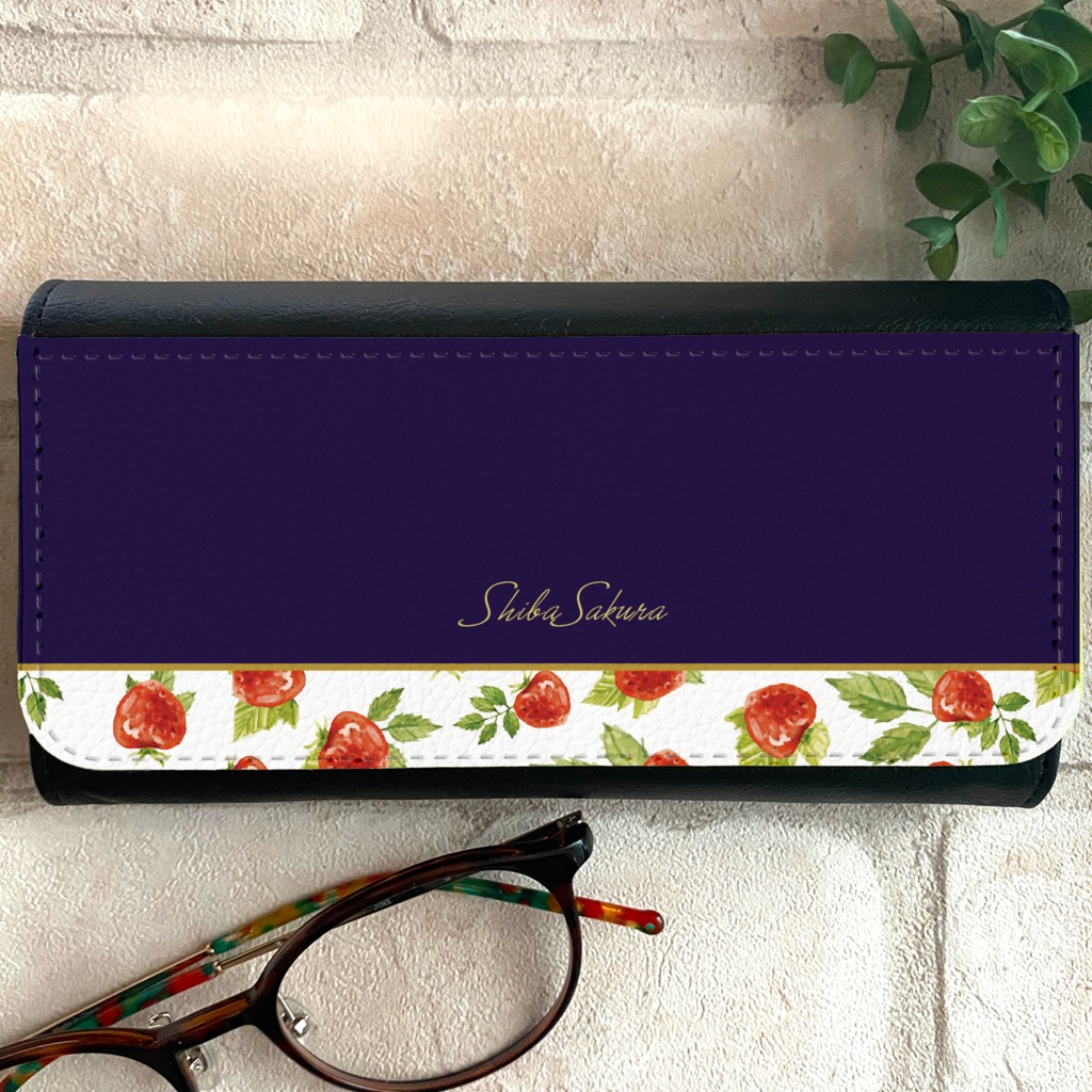 ワイルドストロベリーのメガネケース(ネイビー)イチゴ 花