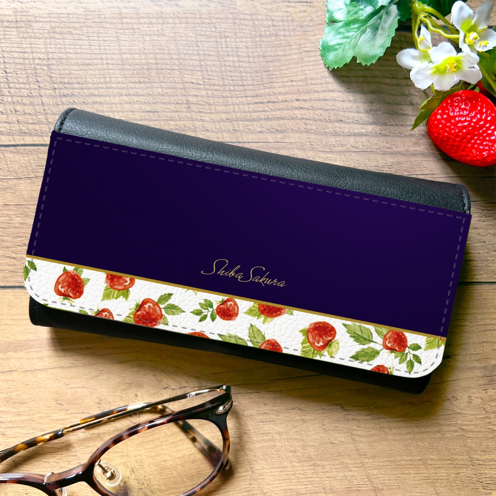 ワイルドストロベリーのメガネケース(ネイビー)イチゴ 花