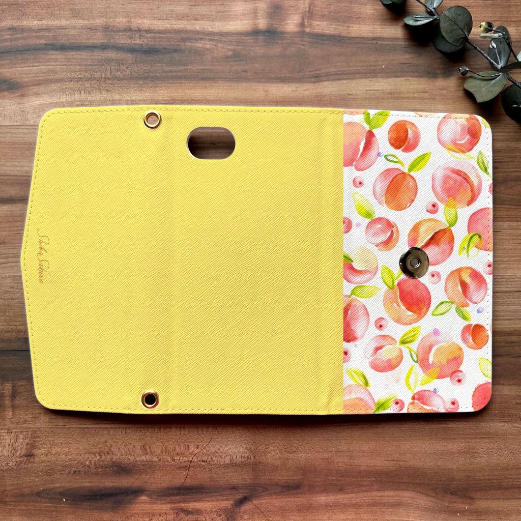 フレッシュピーチの三つ折り手帳型スマホケース(ピーチイエロー) 全機種対応 スマホケース iphone Android