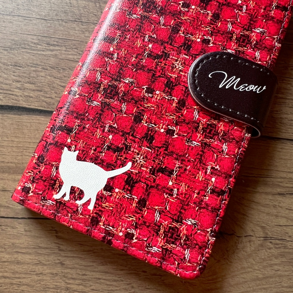 猫とほっこりツイードの手帳型スマホケース(赤×ブラウン) 全機種対応 カバー iPhone17 air iphone16e iphone15 猫